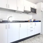 Sun&sea - 30m To The By Lanzarote Apartamento *